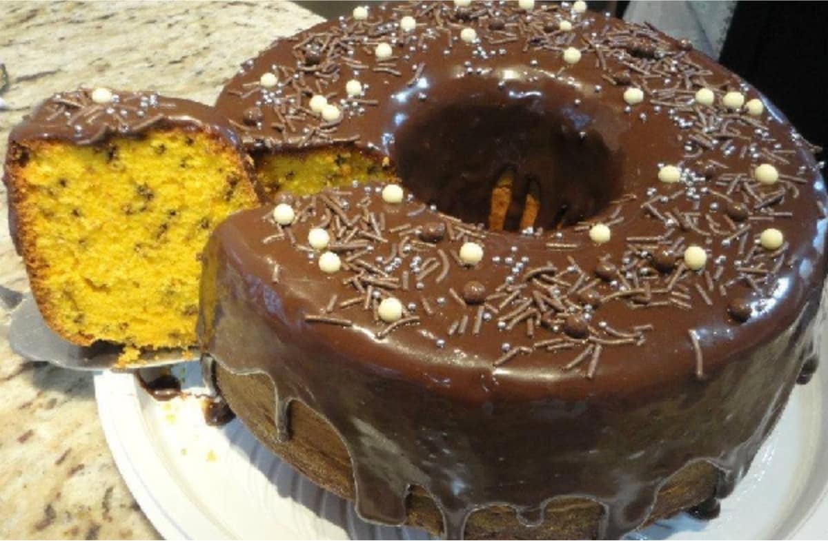 Bolo de cenoura formigueiro fácil e delicioso para o lanche das crianças