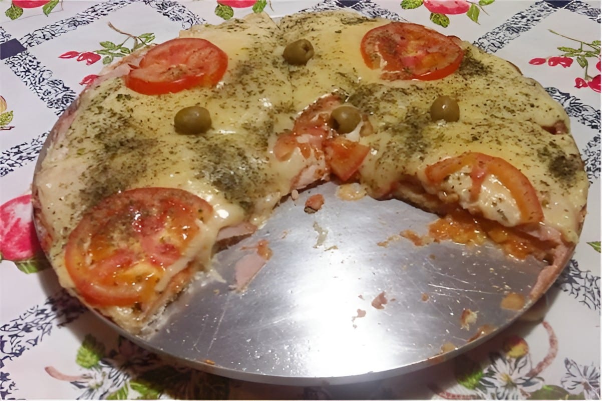 Essa é a pizza de pão de forma mais deliciosa e fácil que você vai conhecer