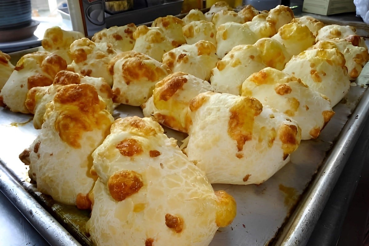 Pão de queijo mineiro especial daqueles que você só encontra em postos