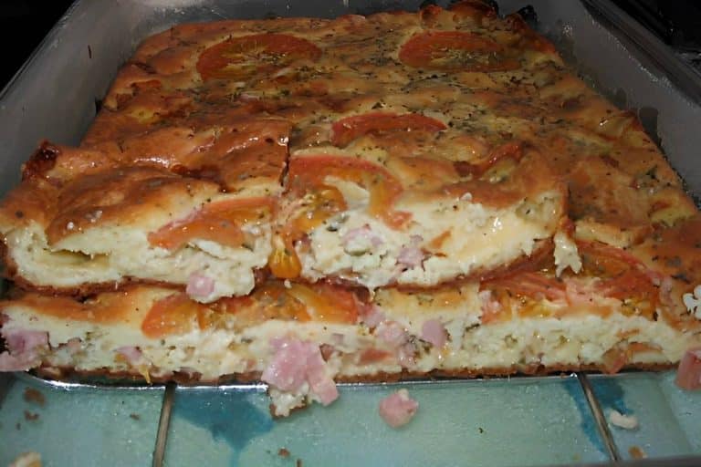 Torta De Bauru Na Assadeira Recheio De Presunto Queijo Cebola E