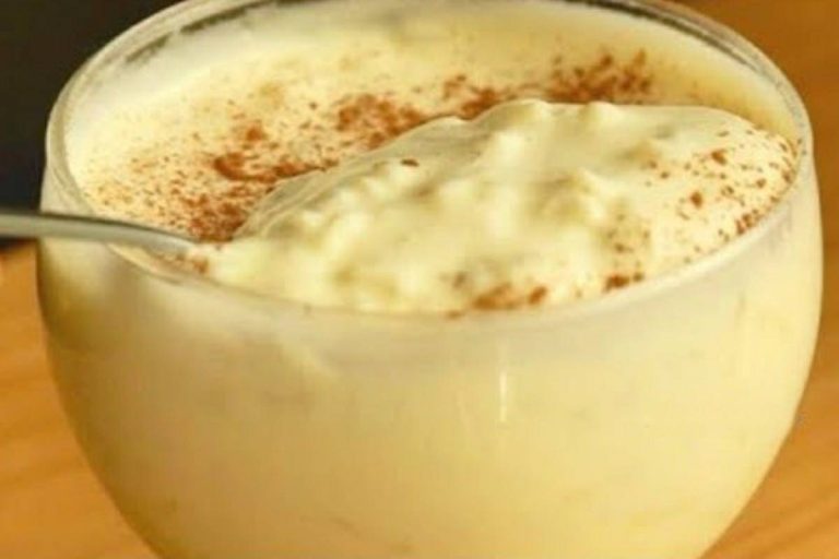 Arroz doce cremoso receita de restaurante brasileiro simples e fácil de