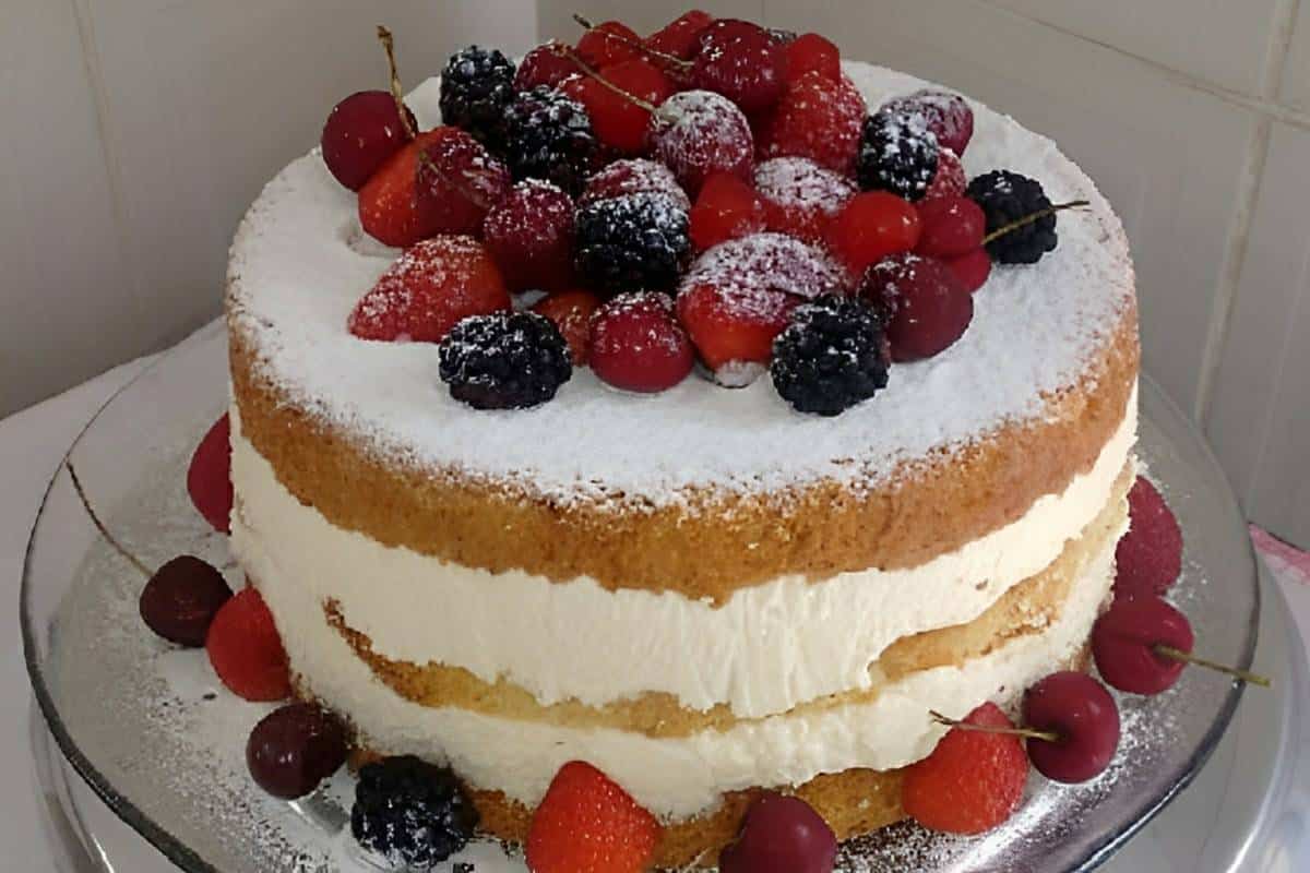 Esse é o bolo pelado ou naked cake o bolo de festa mais chique fácil e