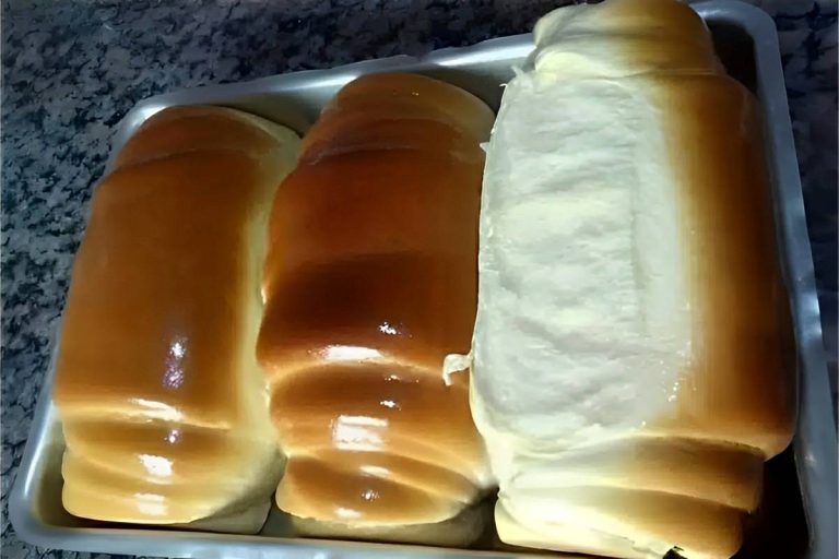 Pão caseiro grande muito fofinho e macio perfeito para seu lanche da