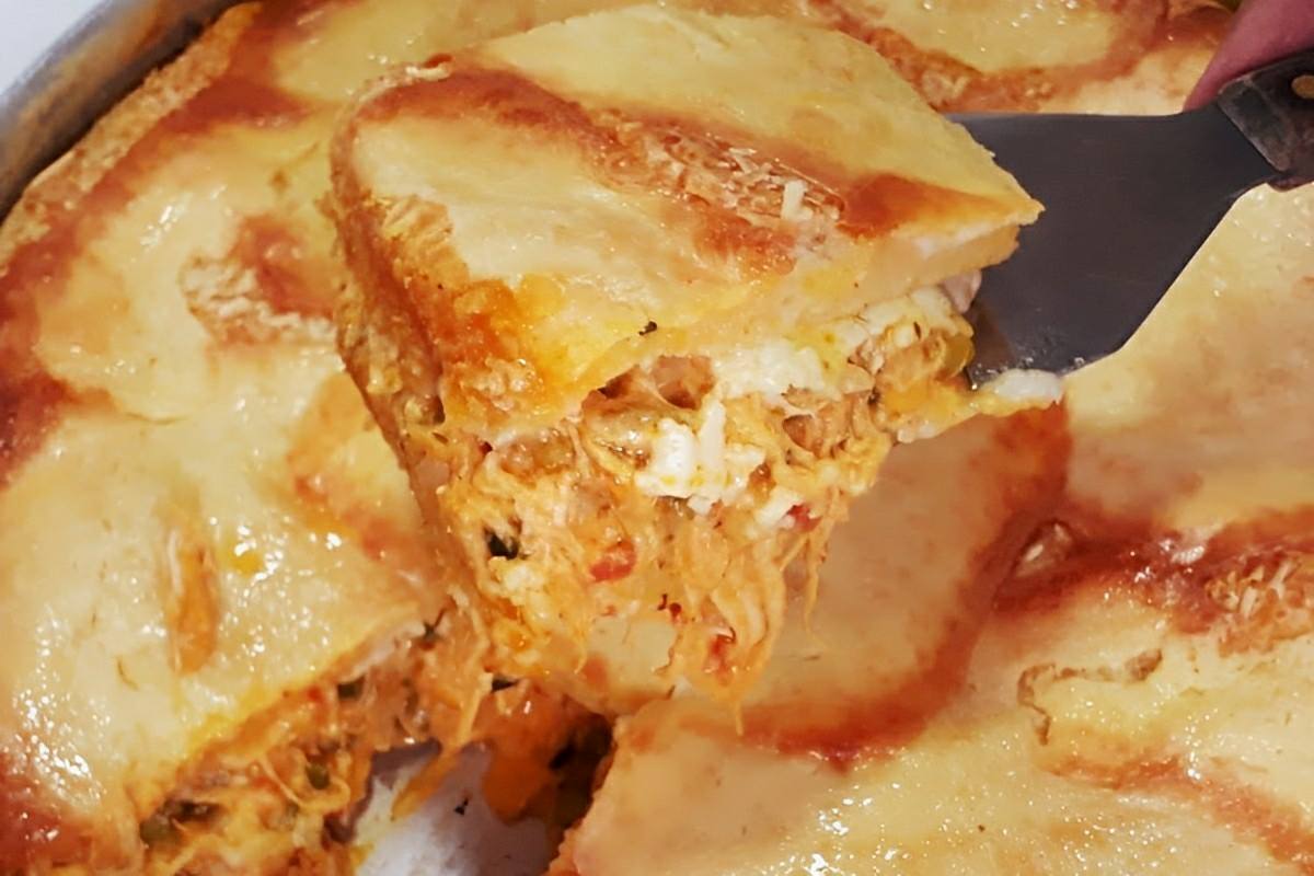 Torta cremosa de frango feita no liquidificador um lanche prático e