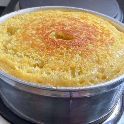 Bolo de coco muito fofinho e fácil de fazer para servir no lanche ou café