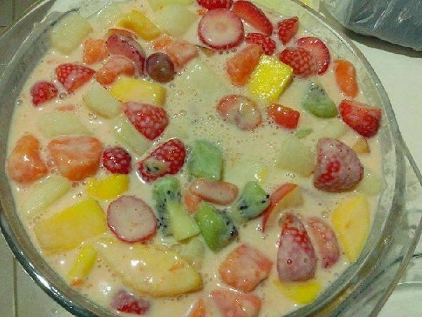 Salada De Frutas Com Leite Condensado E Creme De Leite