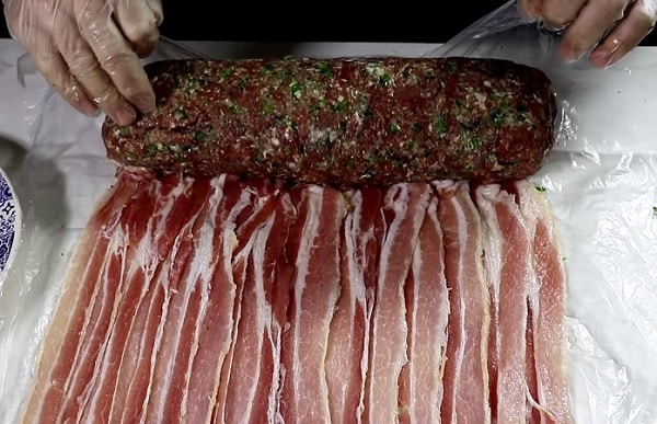 Rocambole De Carne Com Bacon