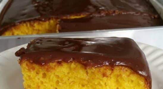 Delicioso Bolo De Cenoura Com Cobertura De Chocolate