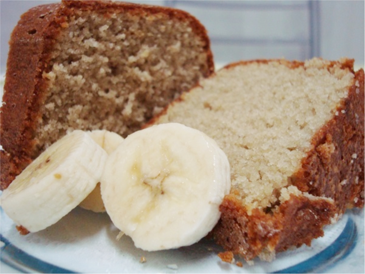 Bolo De Banana Fofinho E Saboroso Feito No Liquidificador Com Farinha De Rosca Receita Toda Hora