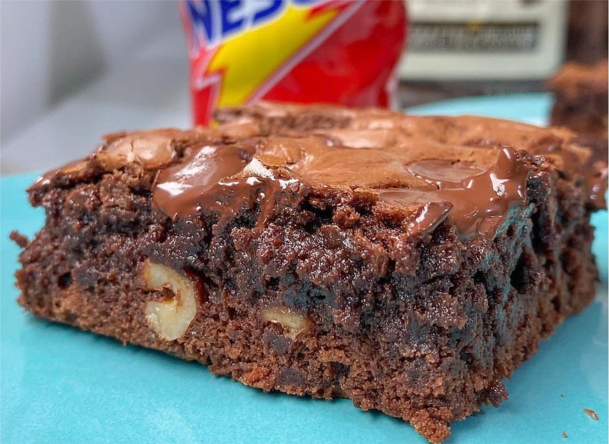 Brownie de Nescau rápido e fácil é só misturar os ingredientes com uma