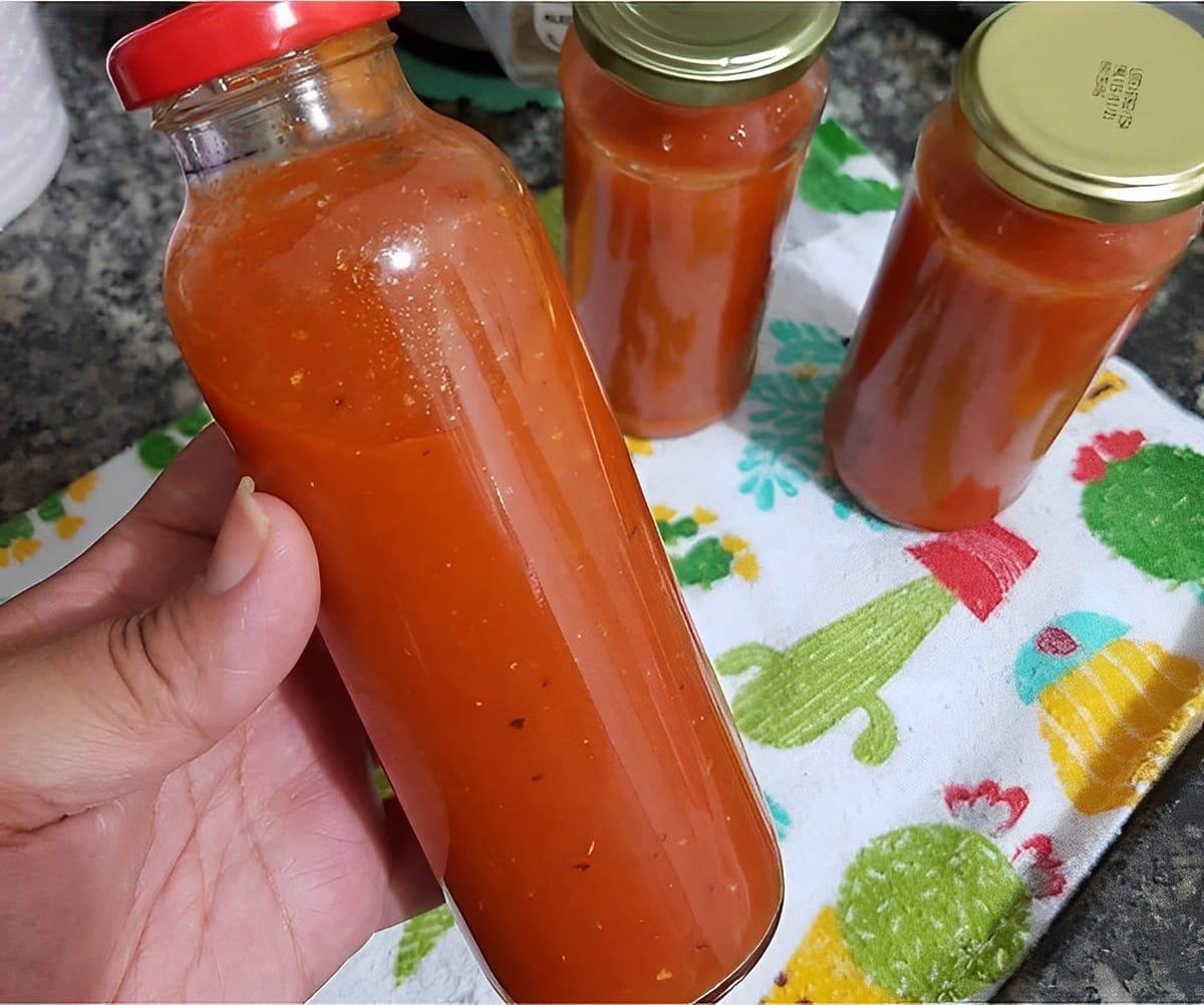 Molho de tomate caseiro sem conservantes bem encorpado saboroso e rende ...