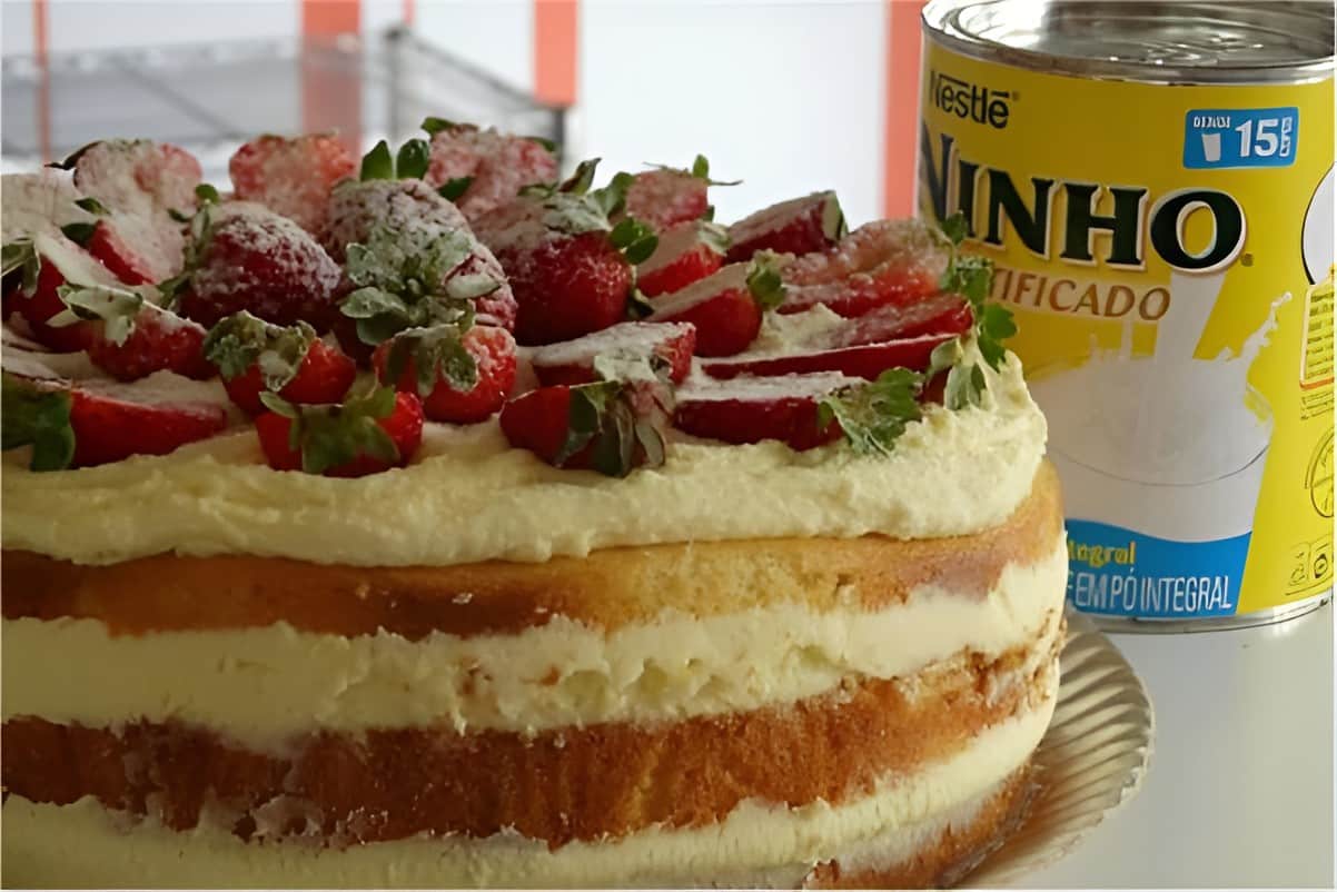 Bolo Pelado De Leite Ninho Com Morangos Um Naked Cake Muito F Cil E