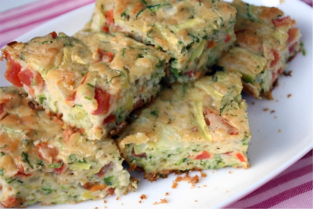 Torta de abobrinha com queijo e tomate uma torta bem leve para seu