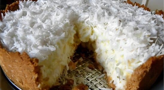 Torta De Coco Dos Deuses Com Massa De Biscoito