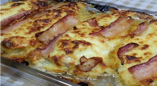 Filé De Frango Assado Com Queijo E Bacon