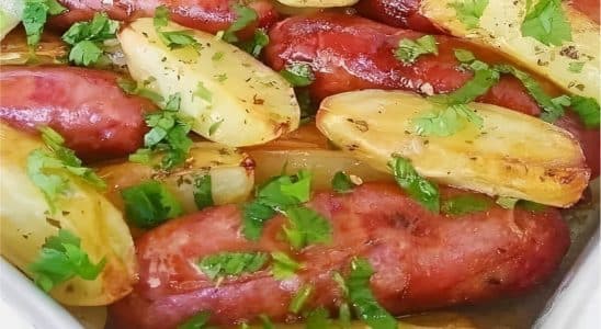 Linguiça Assada Com Batatas