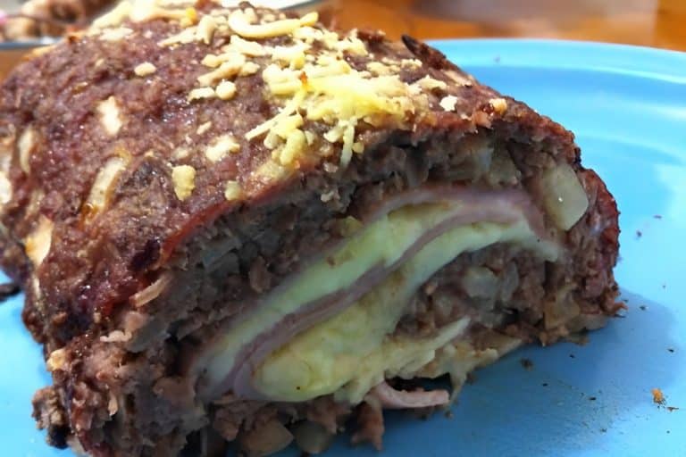 Rocambole de carne moída recheado com presunto e queijo fácil de fazer ...