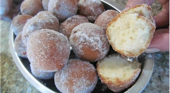 Bolinho De Chuva Mordido