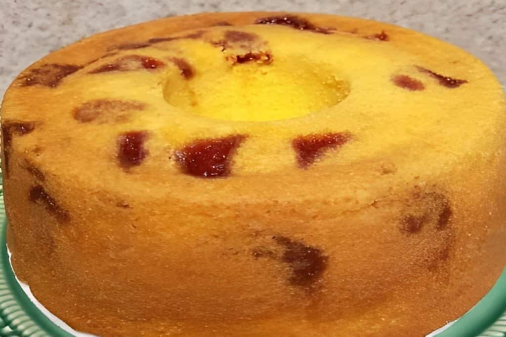 Bolo De Fubá Com Goiabada