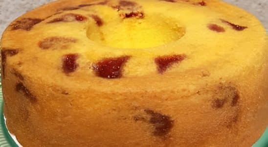 Bolo De Fubá Com Goiabada