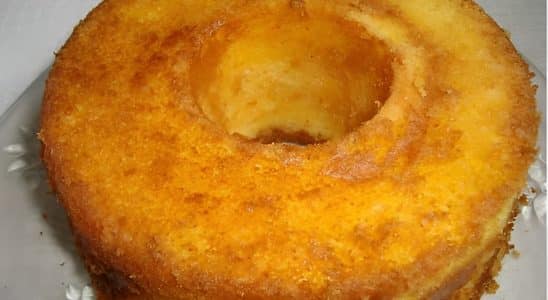 Bolo De Fubá Com Laranja E Queijo