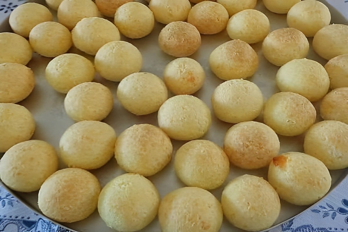 Pão de queijo especial feito com apenas 3 ingredientes fácil e saboroso