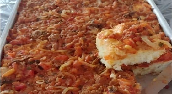 Pizza De Sardinha Com Molho Feita No Liquidificador