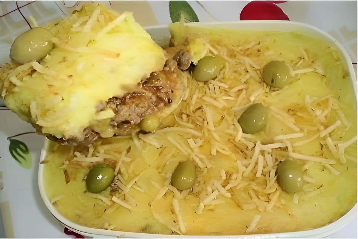 Escondidinho de carne moída com batata um prato diferente prático e