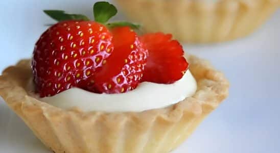 Tortinha Com Creme De Morango De Padaria Receita Simples Para Fazer Na Sua Casa