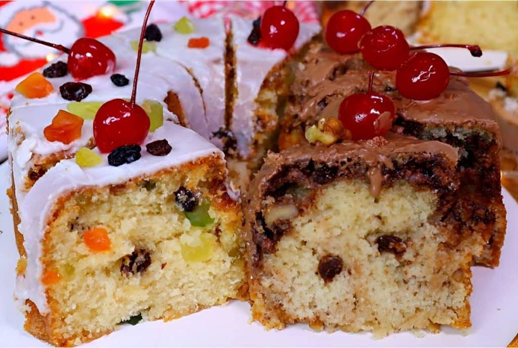 Bolotone ou bolo de natal com frutas passas e cerejas uma delícia para seu  fim de ano