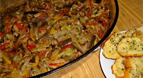 Caponata De Berinjela Ou Antepasto De Berinjela