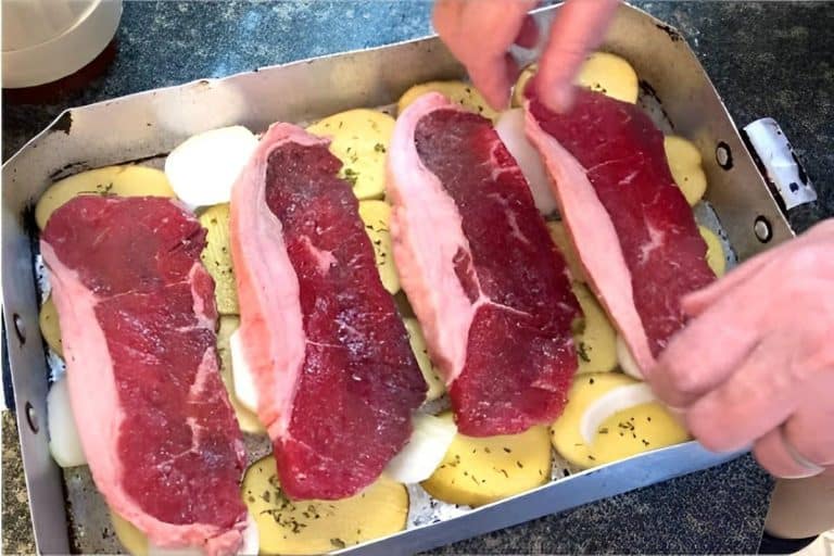 Carne assada com batatas no forno uma receita rápida e deliciosa para qualquer dia da semana