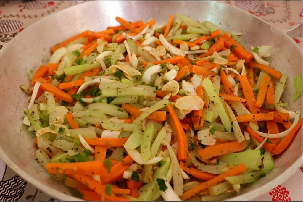 Salada De Chuchu Com Cenoura