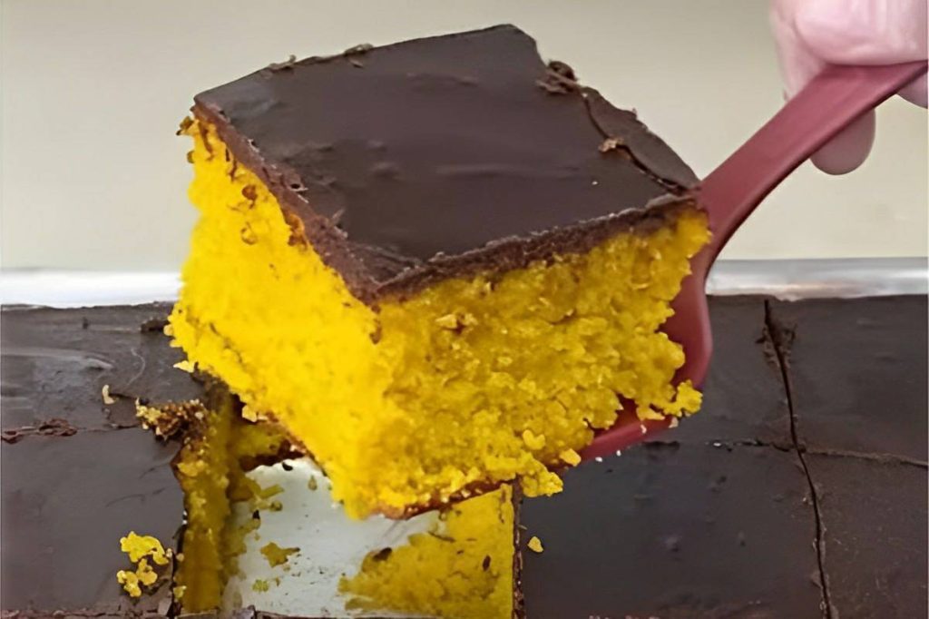 Bolo De Cenoura Com Casquinha De Chocolate