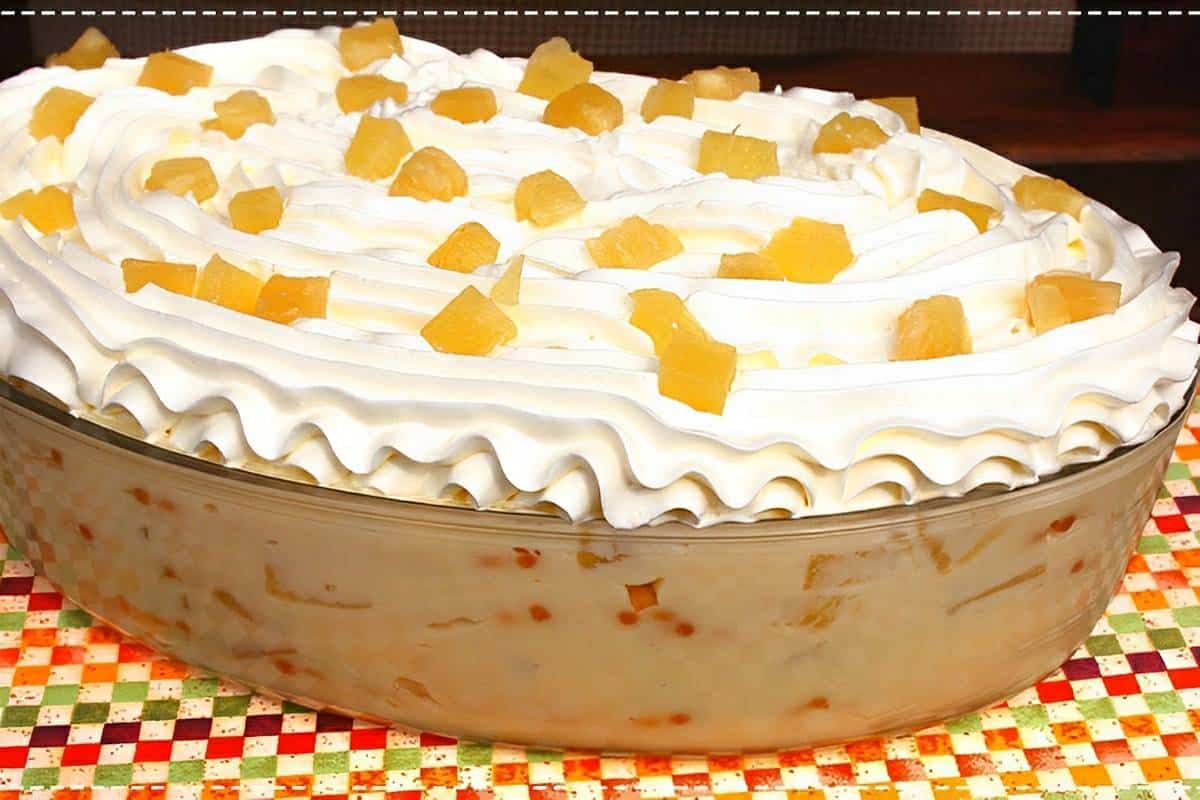 Sobremesa gelada de abacaxi simples e prática perfeita para a sua ceia ...