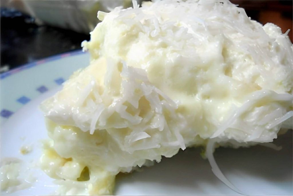 Bolo De Coco Gelado E Bem Molhadinho