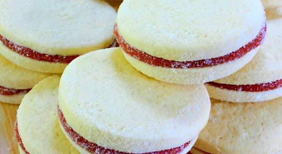 Biscoitinho amanteigado recheado