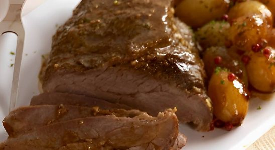 Carne Assada Na Panela De Pressão Com Batatas