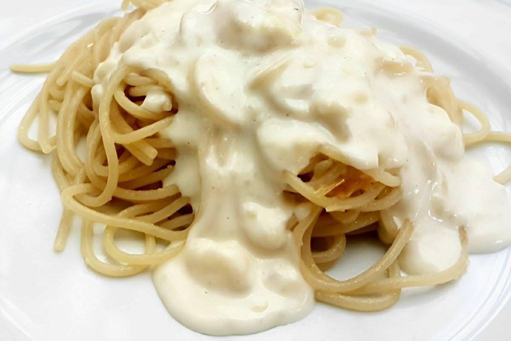 Macarrão Com Molho Branco