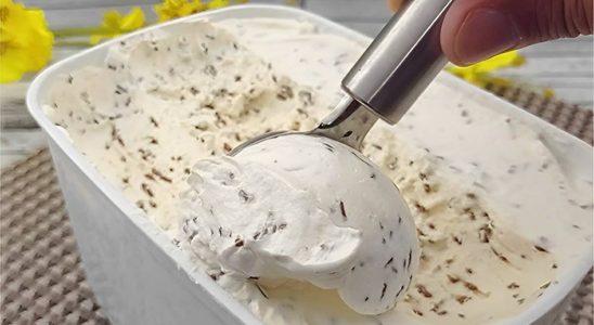 Sorvete de flocos de 3 ingredientes