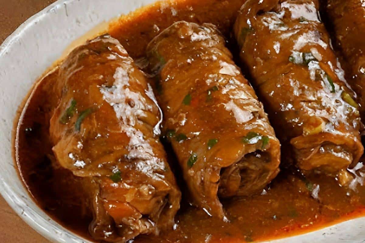 Bife à rolê bem recheado e suculento perfeito para servir no almoço ou ...