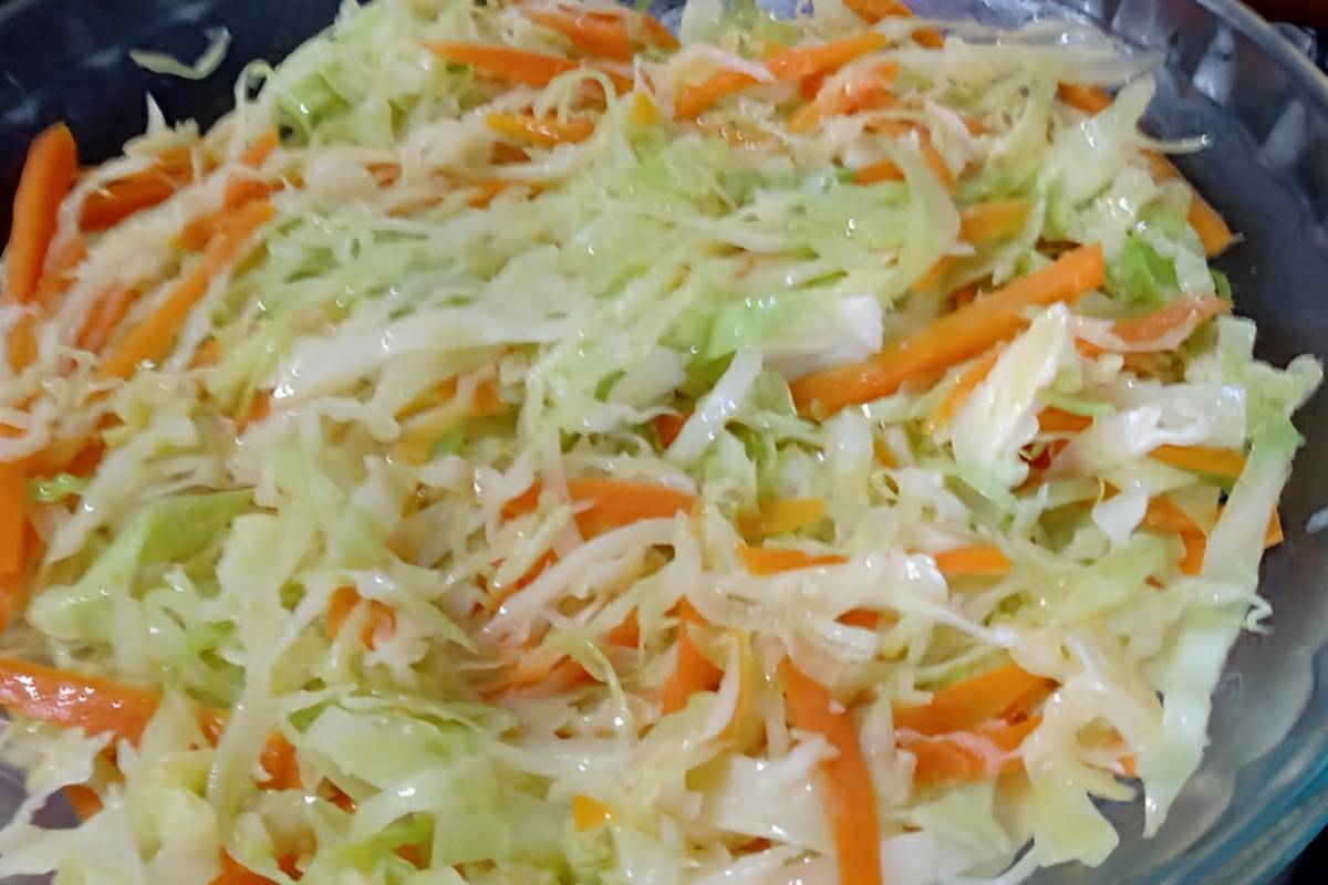 Salada De Repolho Com Cenoura Deliciosa E Fácil De Fazer O Acompanhamento Perfeito Para Sua Refeição 0786