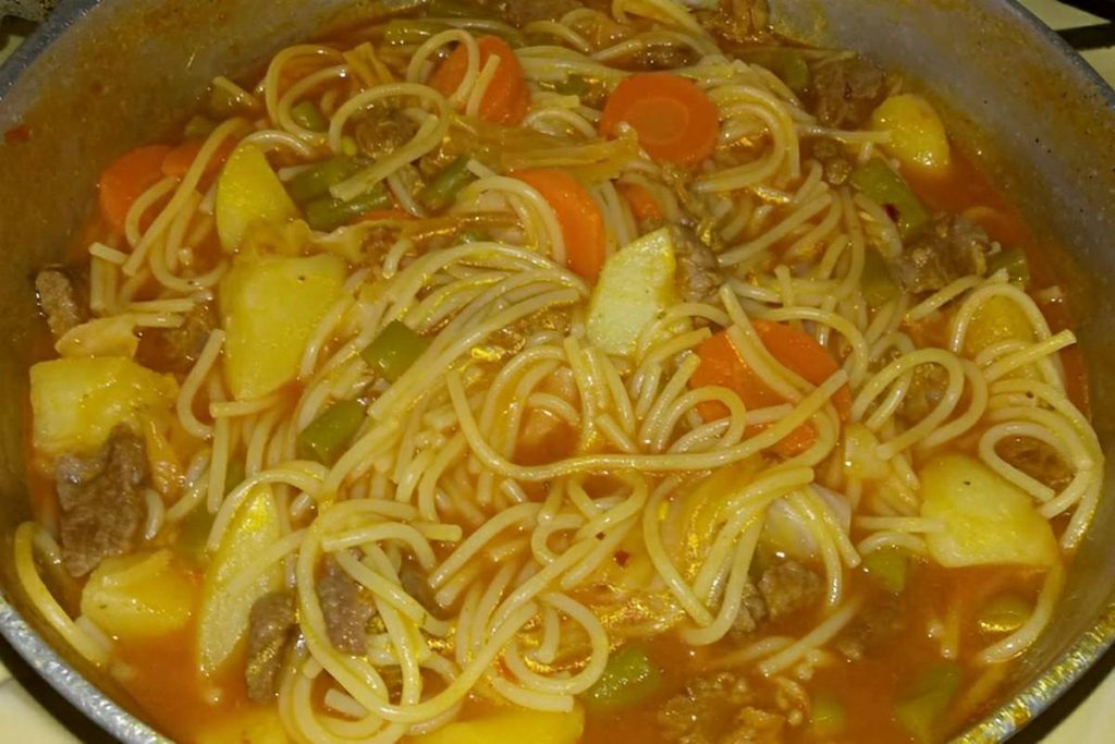 Sopa De Macarrão