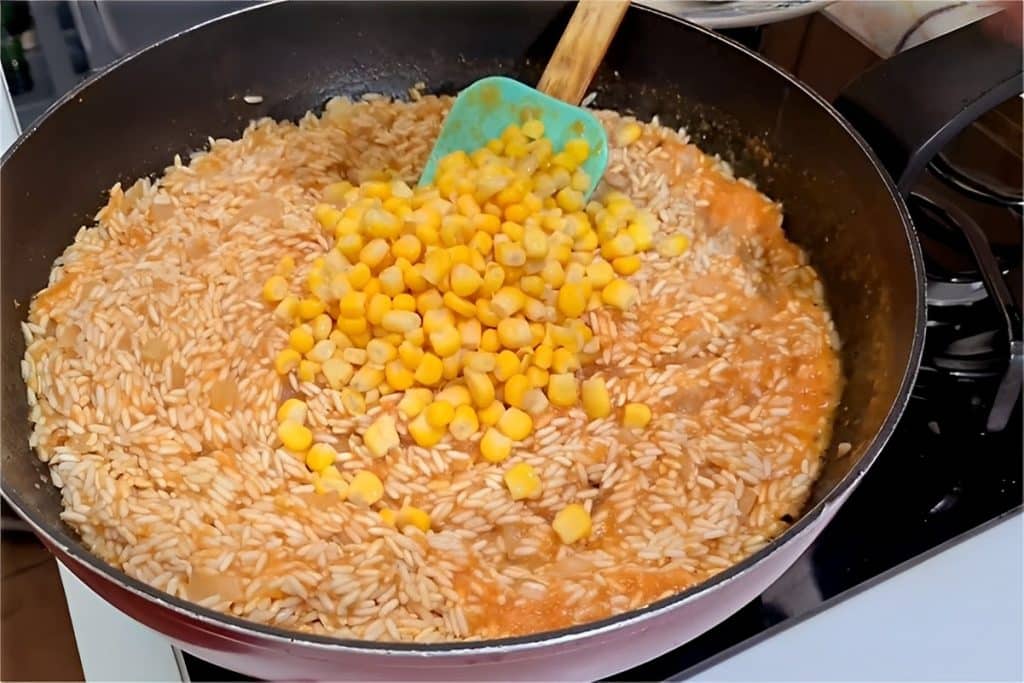 arroz com molho de tomate