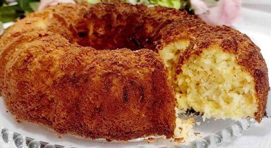 Bolo De Coco Com Cenoura