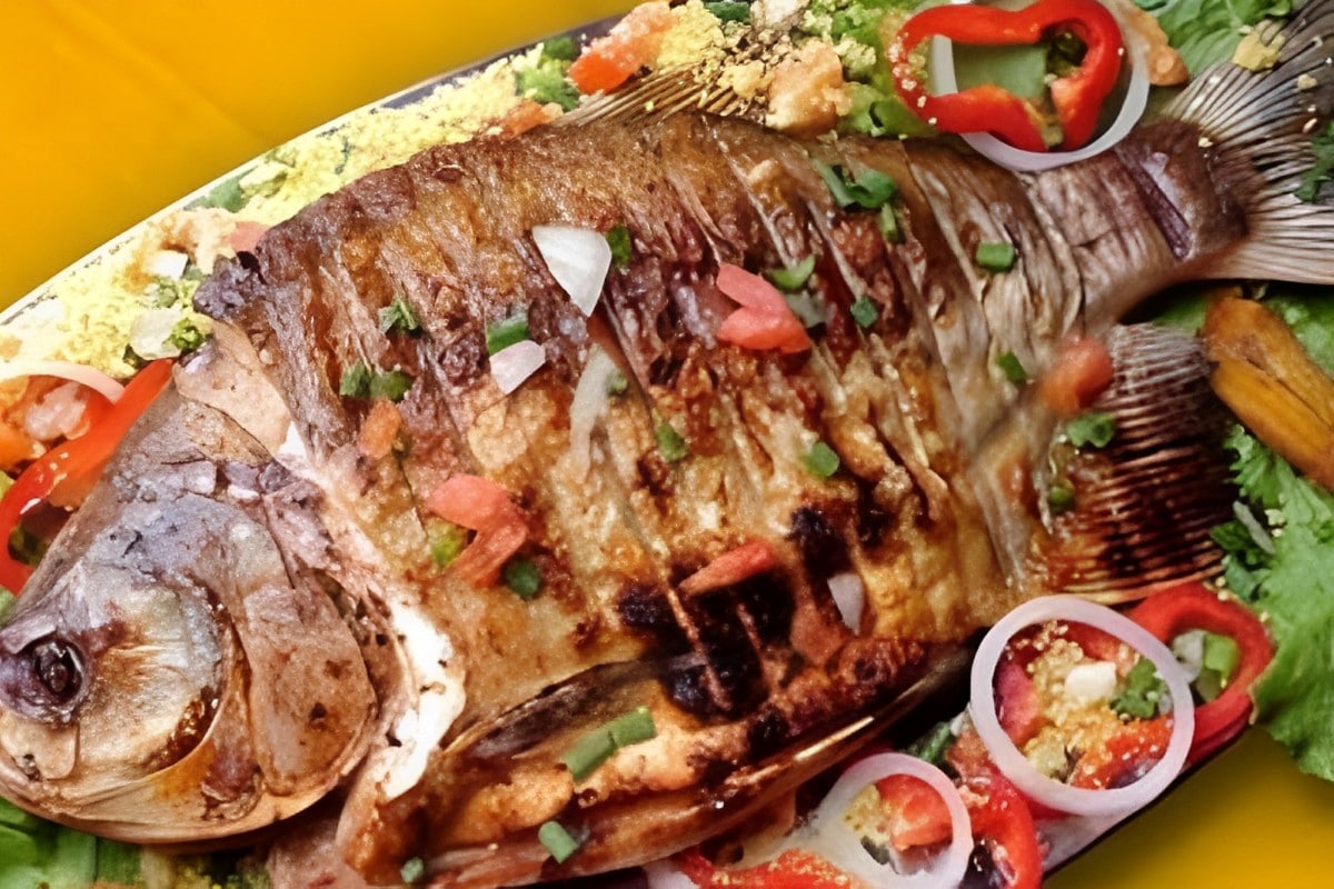 Tilápia assada no forno com legumes uma receita leve e deliciosa para