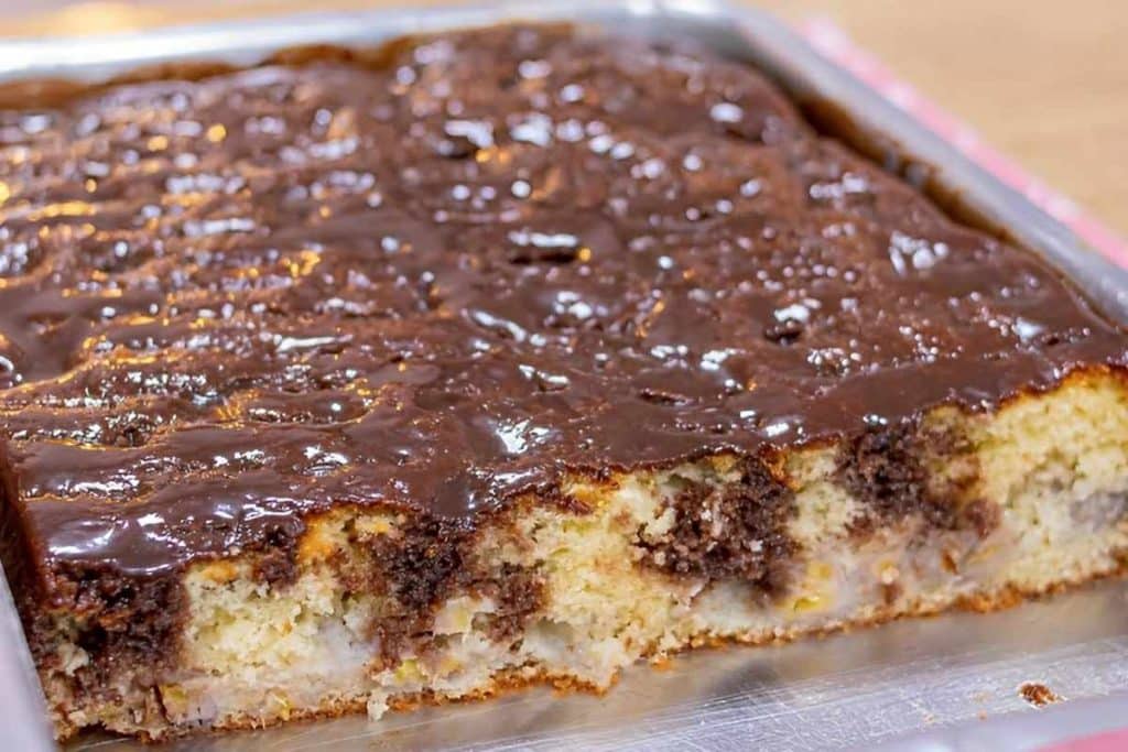 Bolo De Banana Com Cobertura De Chocolate