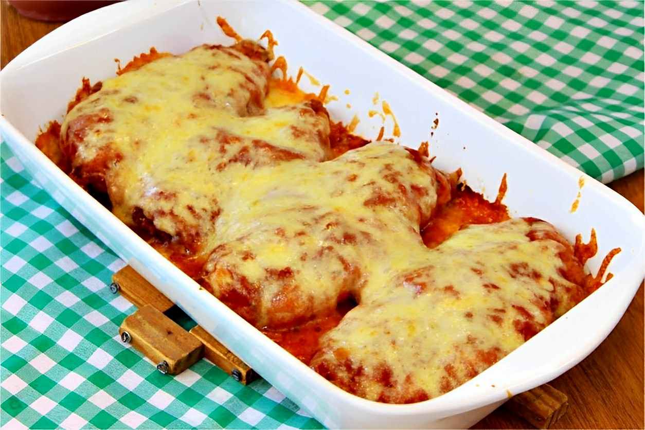 Filé de frango à parmegiana simples e muito prático para o seu almoço ...