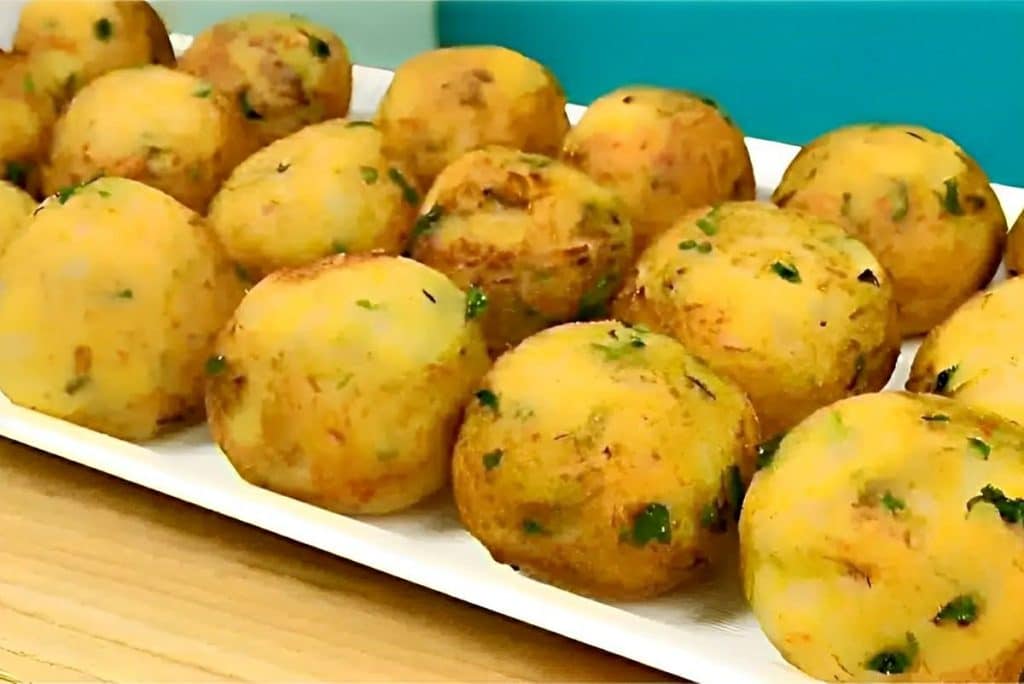 bolinho de batata com frango