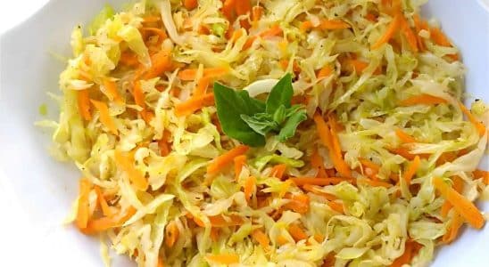 Salada De Repolho Com Cenoura